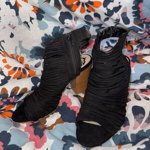 Fergalicious by Fergie 7.5  Strappy Heels